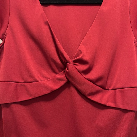 Y2K Burgundy Women's Top with Flutter Sleeves & Flattering Silhouette - Picture 3 of 8